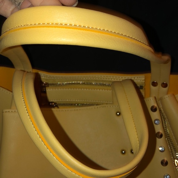 Handbag - Picture 7 of 8